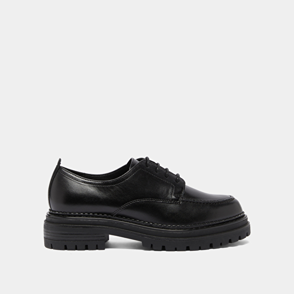 Derbies à semelles crantées in black leather | ADALOU