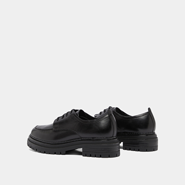 Derbies à semelles crantées in black leather | ADALOU