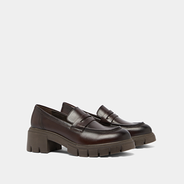 Loafers with notched soles in red-brown leather | ARON