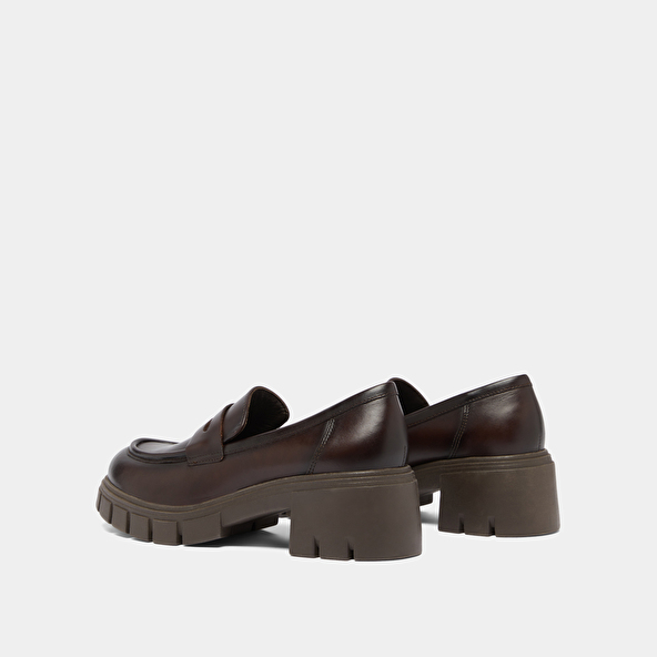 Loafers with notched soles in red-brown leather | ARON