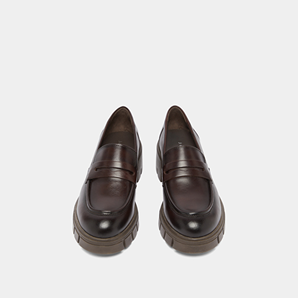 Loafers with notched soles in red-brown leather | ARON