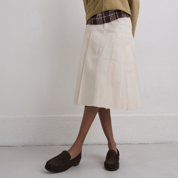 Round-toe loafers in dark brown suede | DELICE