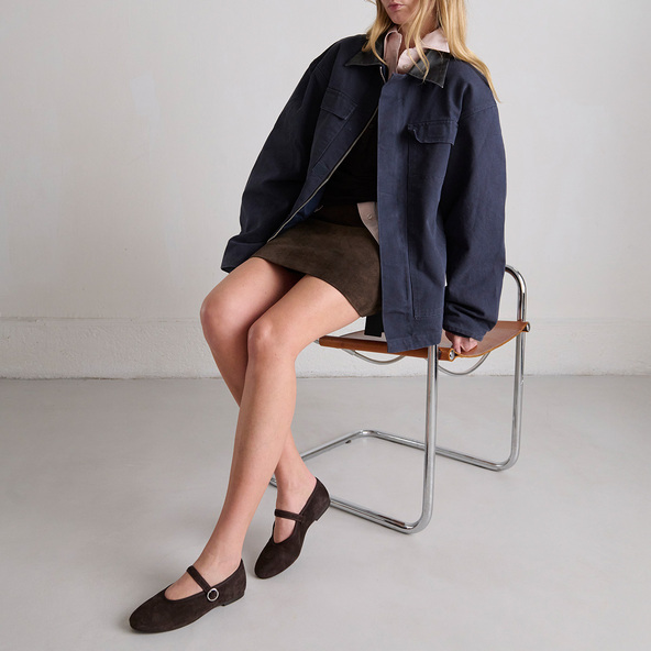 Ballet flats with straps and buckles in dark brown velvet | DEESSE