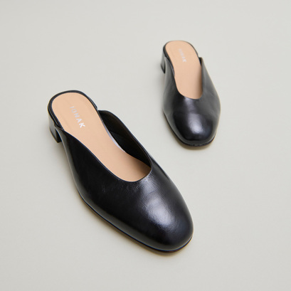 Mules with small heels black