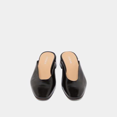 Mules with small heels black