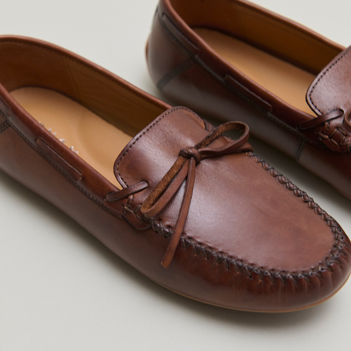 Ruched loafers with laces in cognac leather | ANGELIQUE