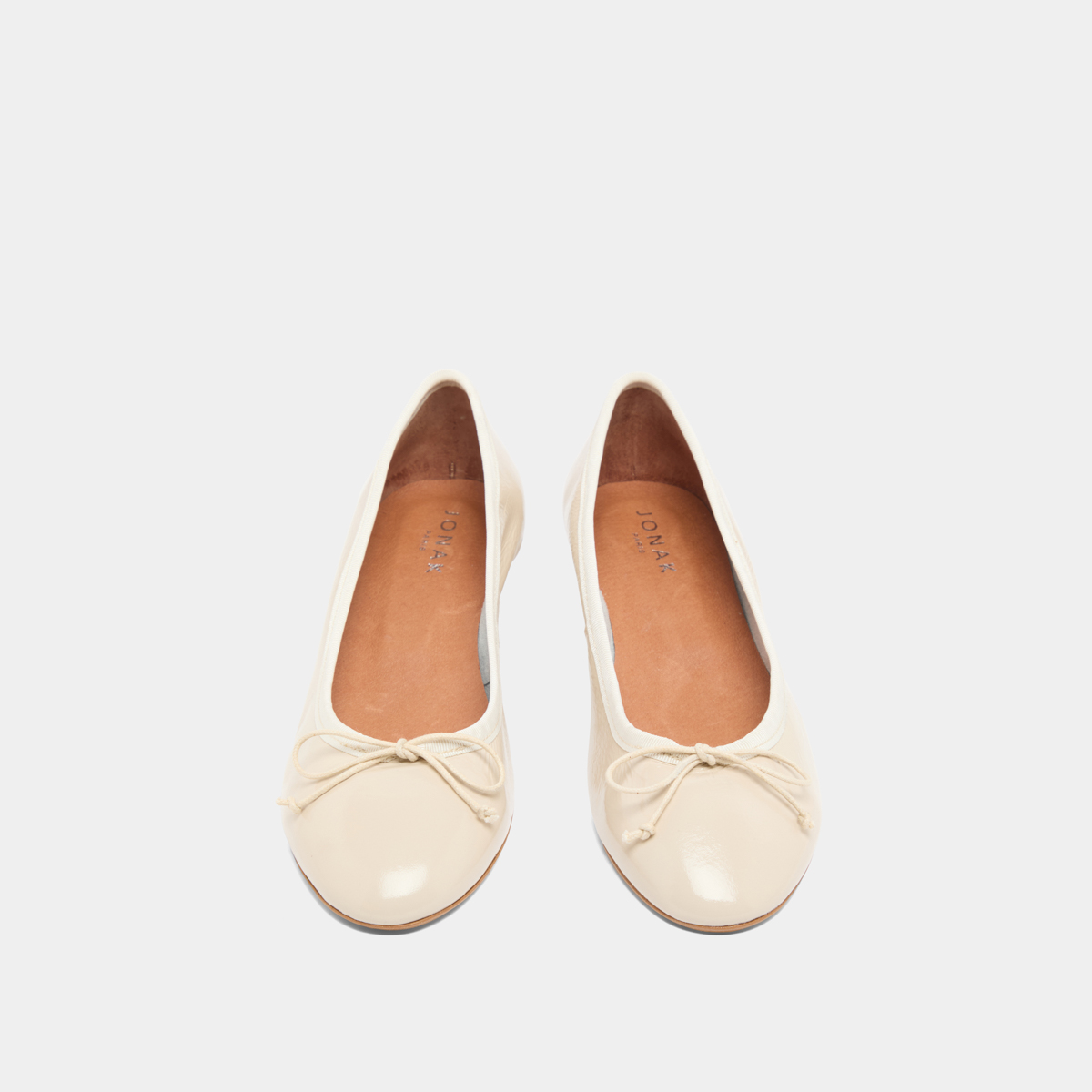 Wedge ballerinas in ecru pleated varnish | AIRELLE