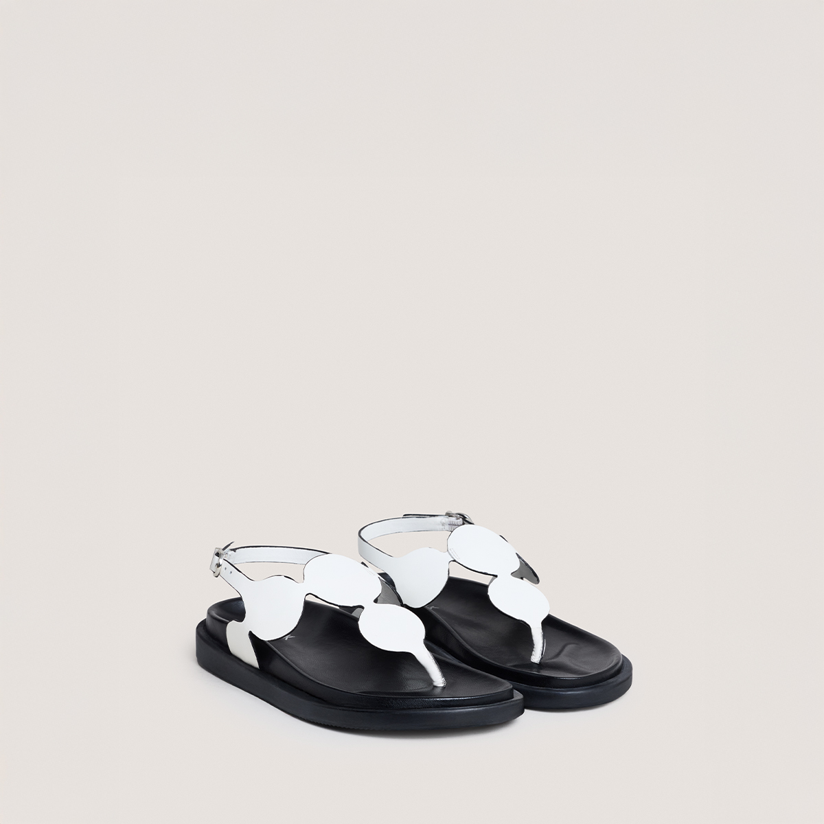 Sandals with adjustable straps in ecru leather | WIND