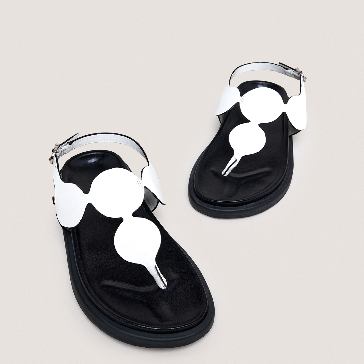 Sandals with adjustable straps in ecru leather | WIND