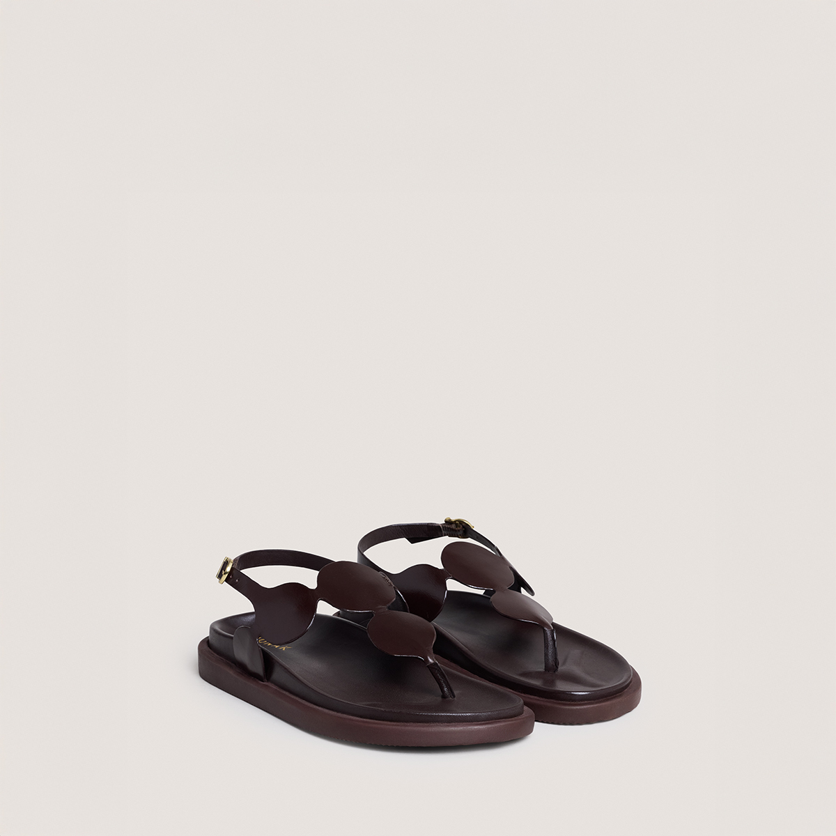 Sandals with adjustable straps in dark brown leather | WIND