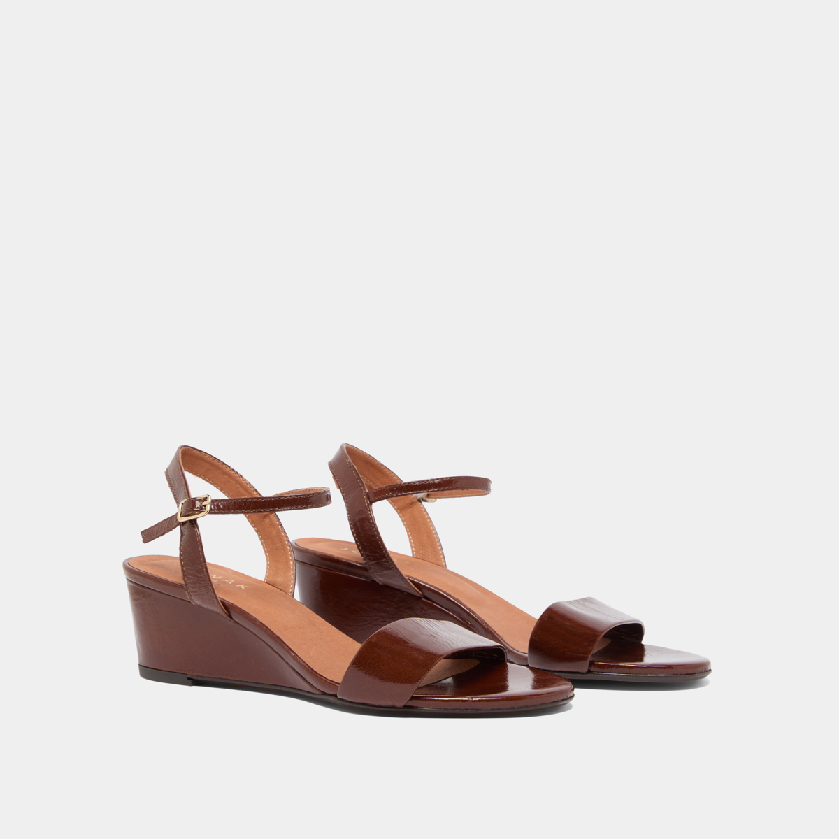 Wedge sandals in dark brown shiny leather | AGRUME