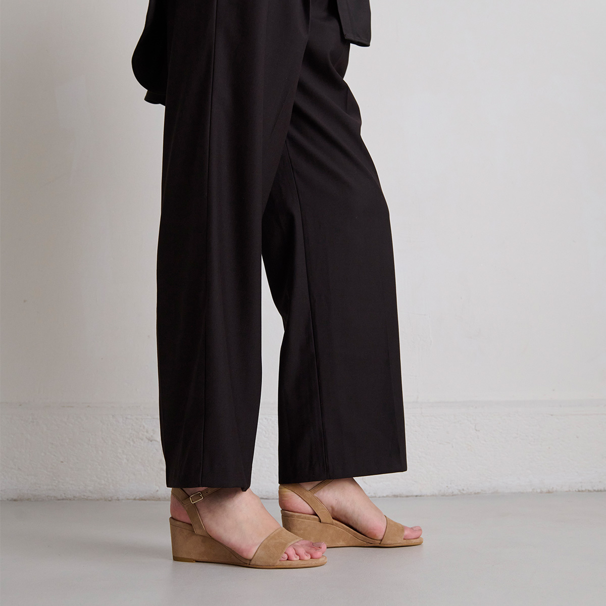 Wedge sandals in camel velvet | AGRUME