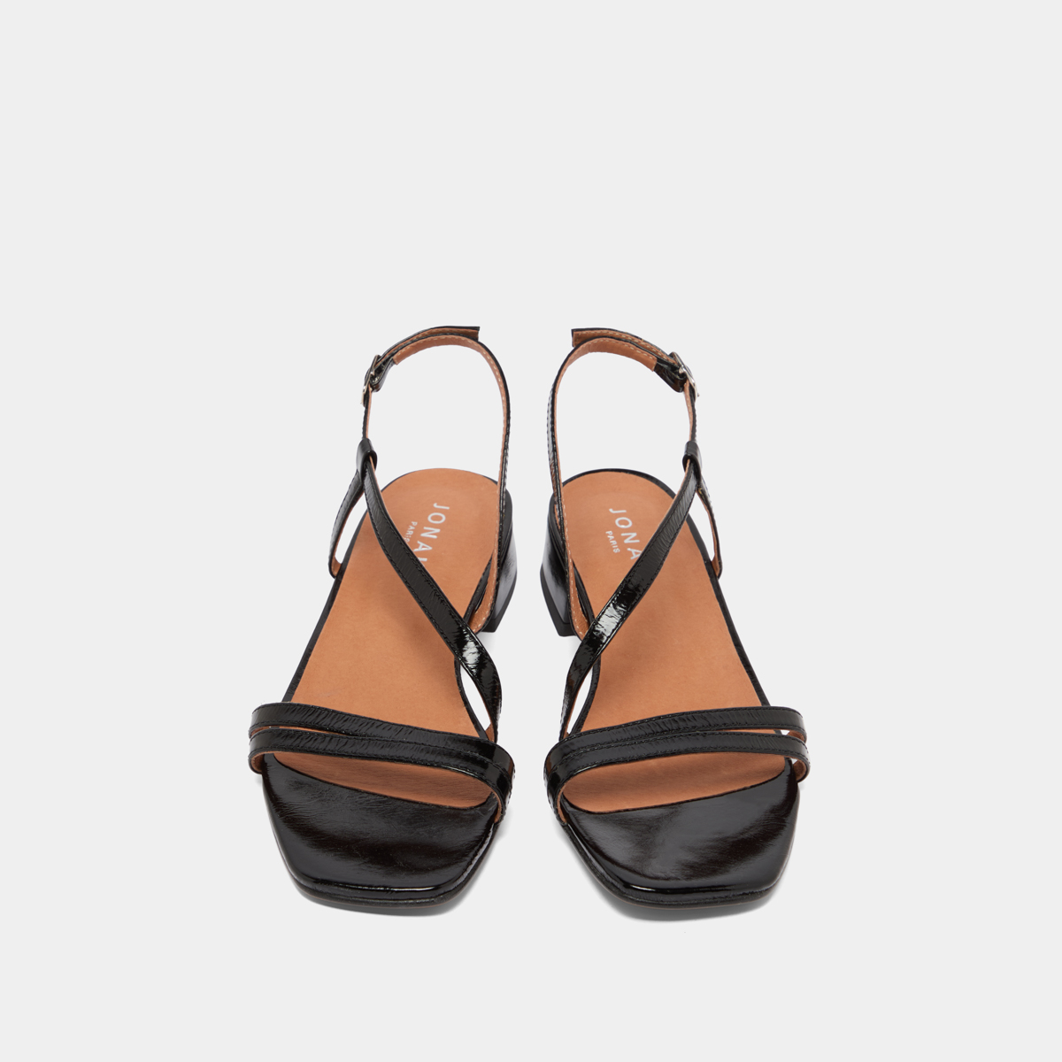 Sandals with small heels in black shiny leather | ANAYA