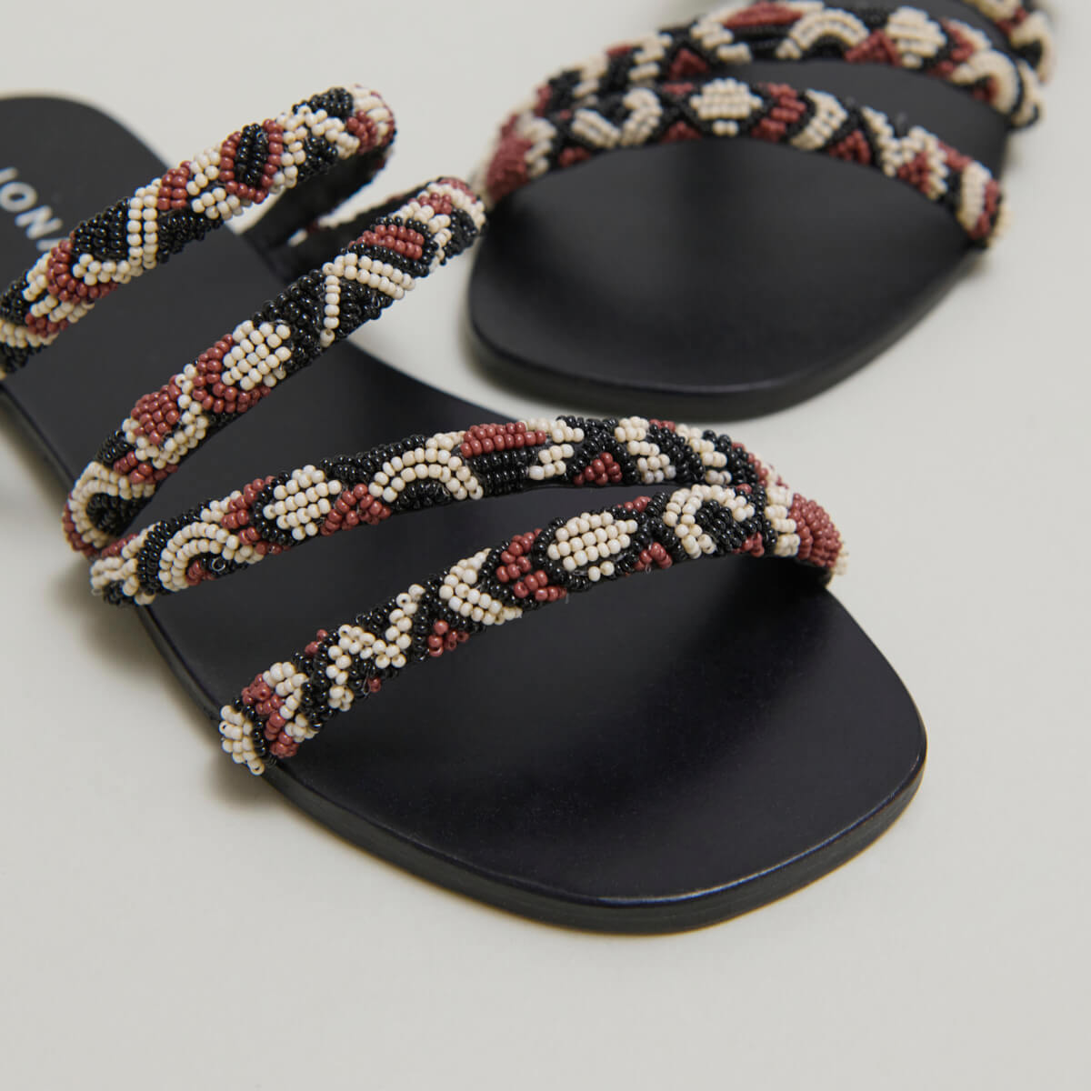 Beach sandals with beaded straps in multicoloured fabric | SHANY