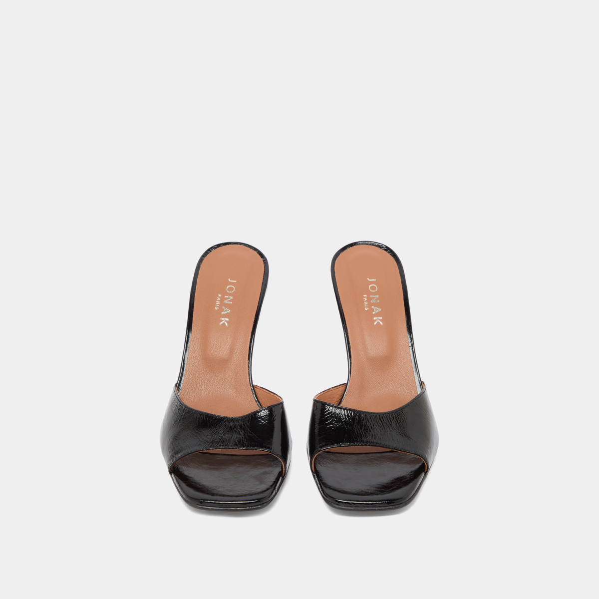 Mules with small heels in black shiny leather | VERTIGO