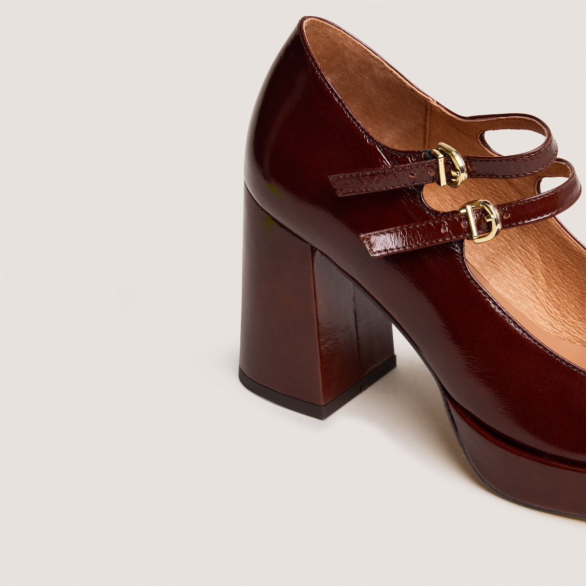Babies with double straps and rounded toes in shiny brown leather | VERITE