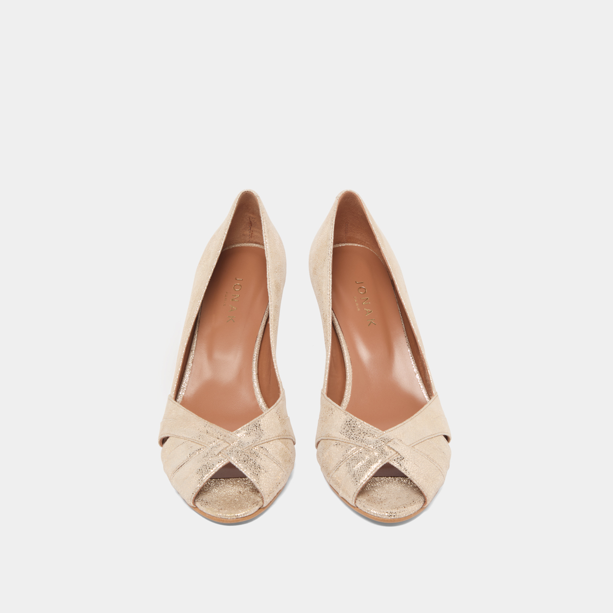 Low heeled pumps in platinum laminated velvet | DAMIENNE