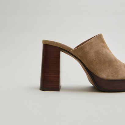 Heeled mules in taupe suede | baya