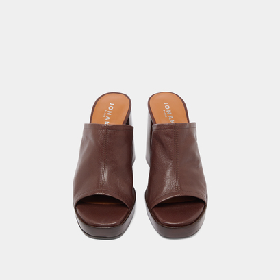 Heeled mules in brown leather | baya