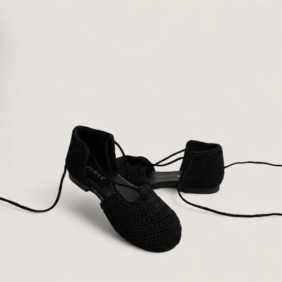 Ballet flats with laces in black crochet | wully