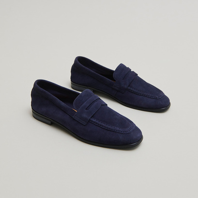 Loafers with flat heels and rounded toes in navy velvet | aca