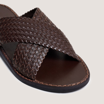 Plagettes with wide criss-cross straps in dark brown leather | witch