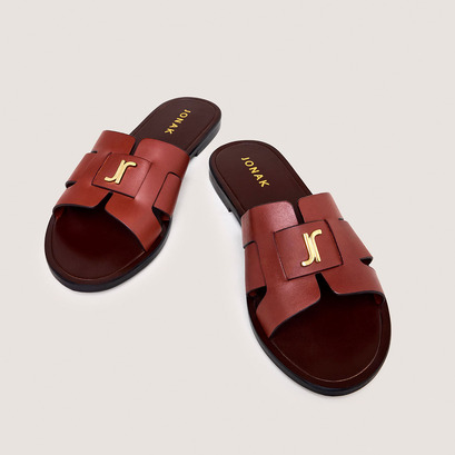 Sandals with monogram cognac