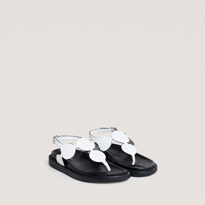 Sandals with adjustable straps in ecru leather | wind
