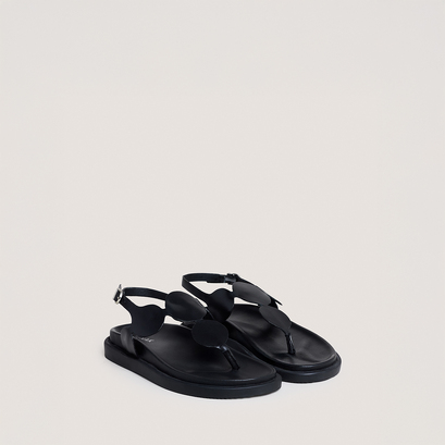 Sandals with adjustable straps in black leather | WIND