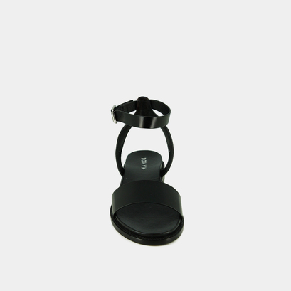 Sandals with straps and adjustable buckles in black leather | wik