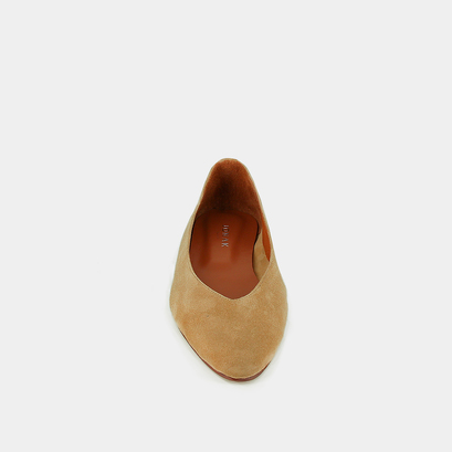 Pointed-toe ballet flats in camel velvet | dassus