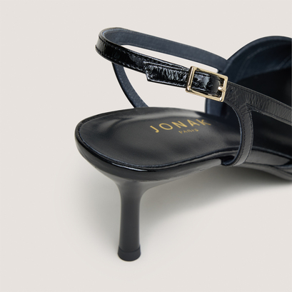 Slingback pumps with pointed toes in black shiny leather | damour