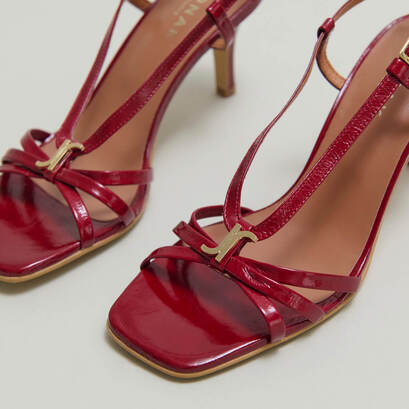 Heeled sandals with monograms dark red