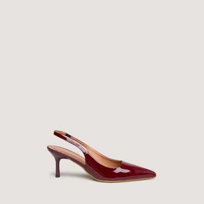 Pumps with pointed toes in burgundy varnish | diamantine