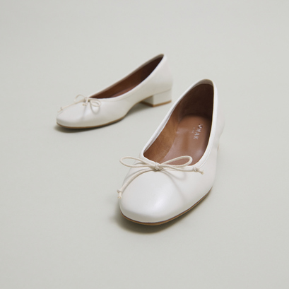 Heeled ballet flats in ecru leather | DADOU