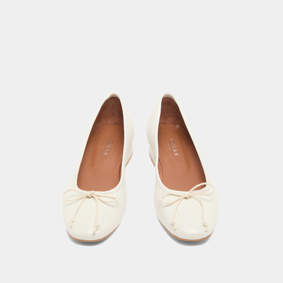 Heeled ballet flats in ecru leather | DADOU
