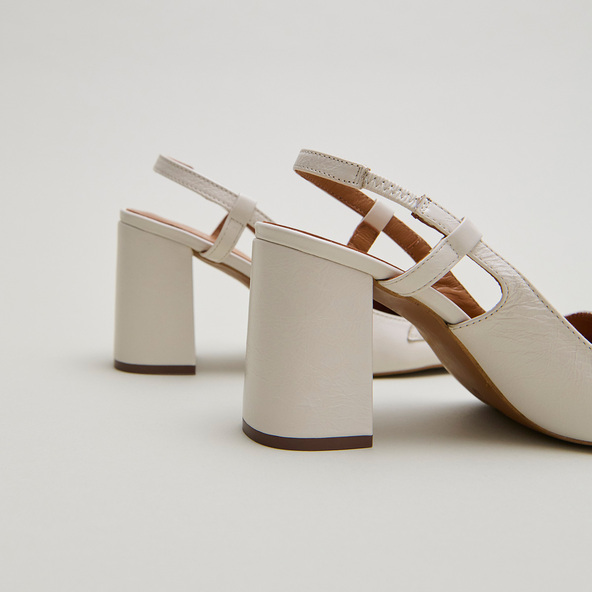 Slingbacks with gold bits in ecru distressed leather | BASEL