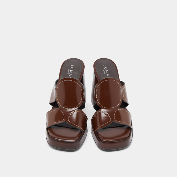 Heeled mules in brown glazed leather | BELLE