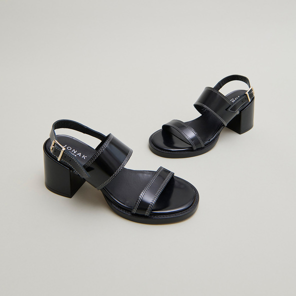Heeled sandals in black glazed leather | BLONDINE