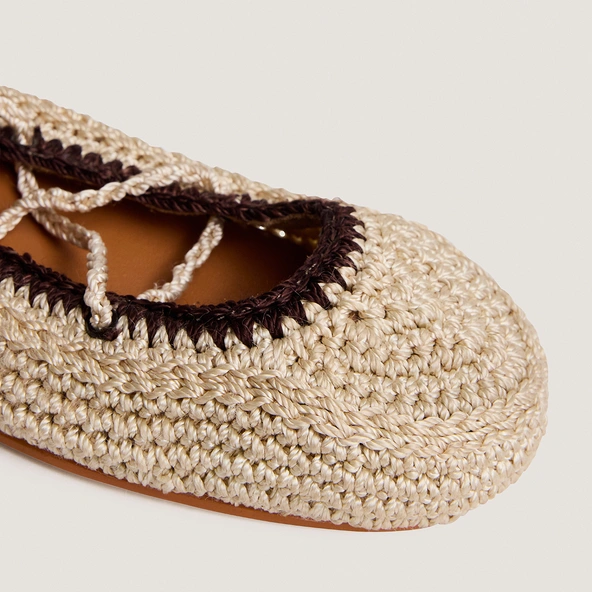 Ballet flats with laces in beige and dark brown crochet | WETOV