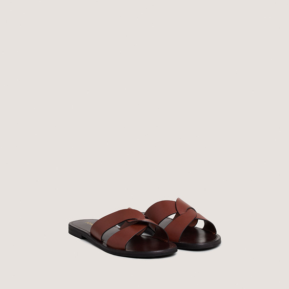 Plagettes with wide criss-cross straps in cognac leather | WINKO