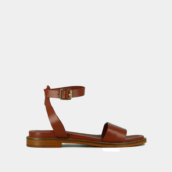 Sandals with straps and adjustable buckles in cognac leather | WIK