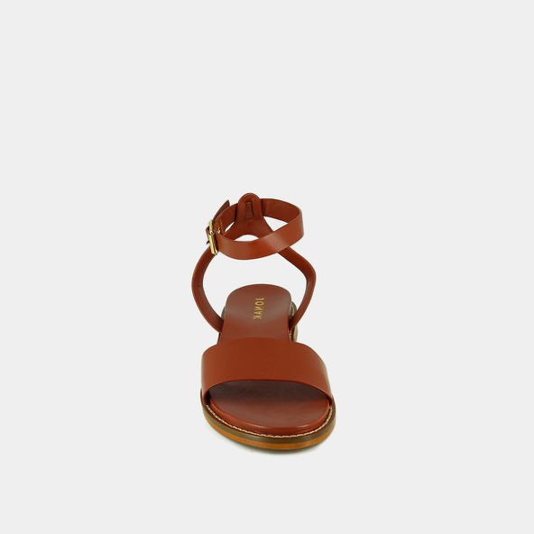 Sandals with straps and adjustable buckles in cognac leather | WIK