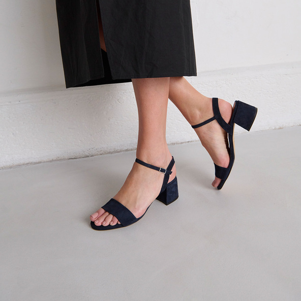 Heeled sandals with round toes in marine velvet | ANKER
