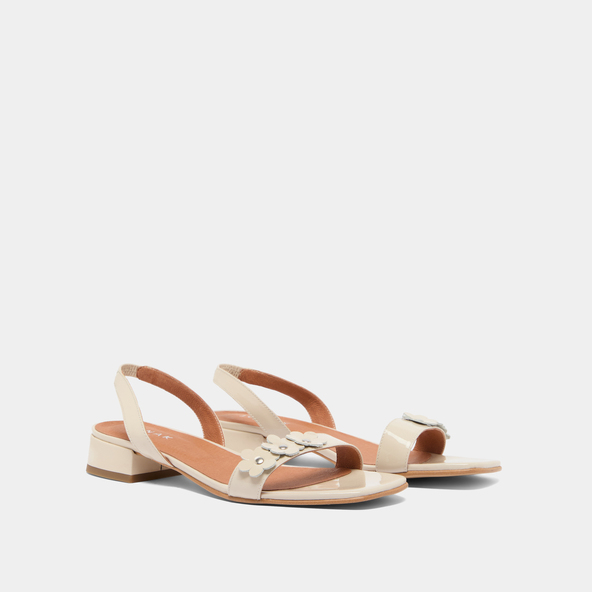 Flower sandals in ecru varnish | ANOUCHKA