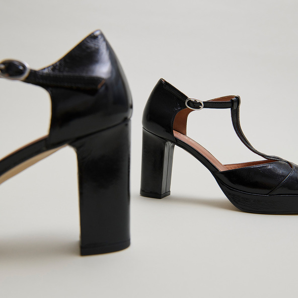 T-bar sandals with heels in black shiny leather | VOLO