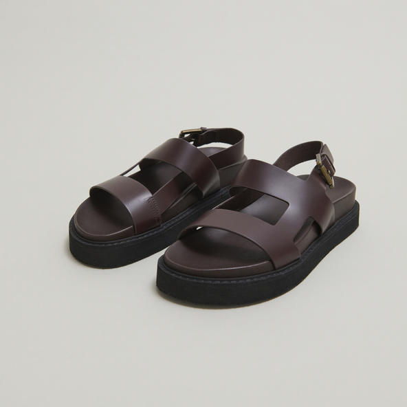 Cross-strap sandals in dark brown glazed leather | LAGUNE