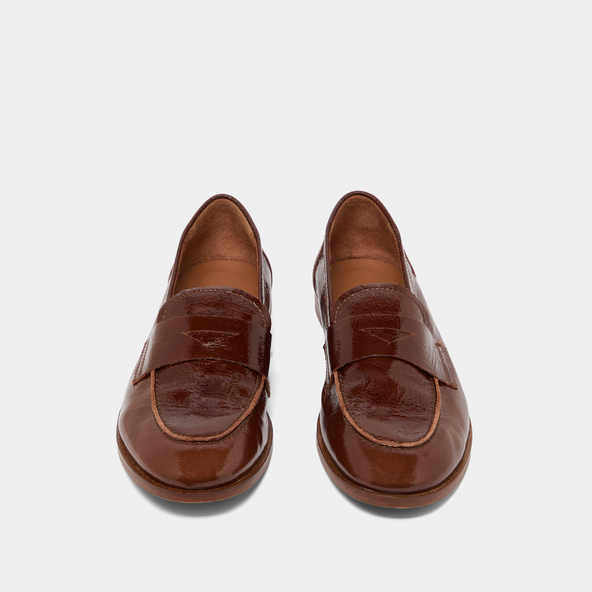 Round-toe loafers in brown shiny leather | THELMA