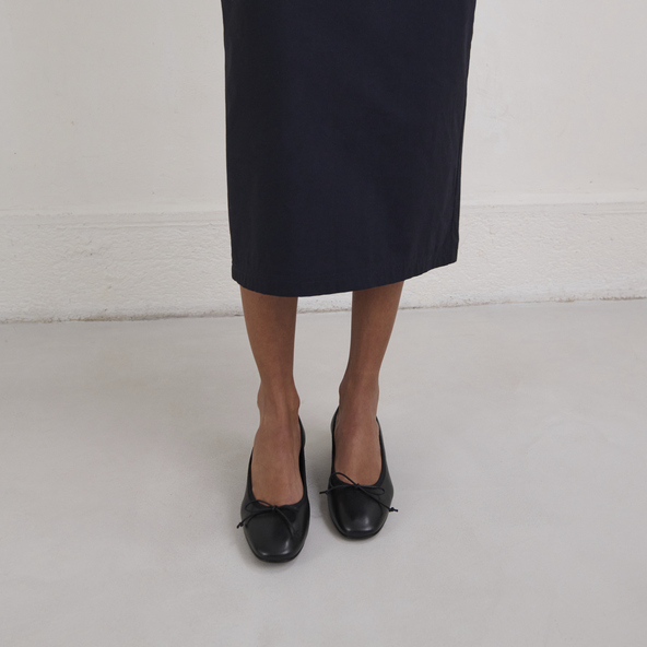 Heeled ballet flats in black leather | DADOU
