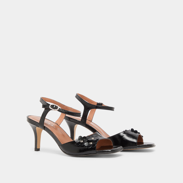 Heeled sandals with flowers in black shiny leather | VAVA